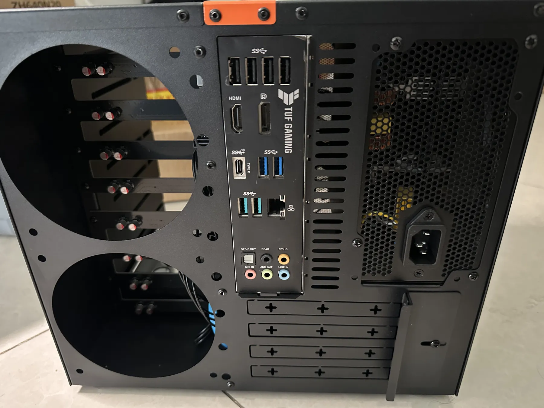 新款小机箱细节