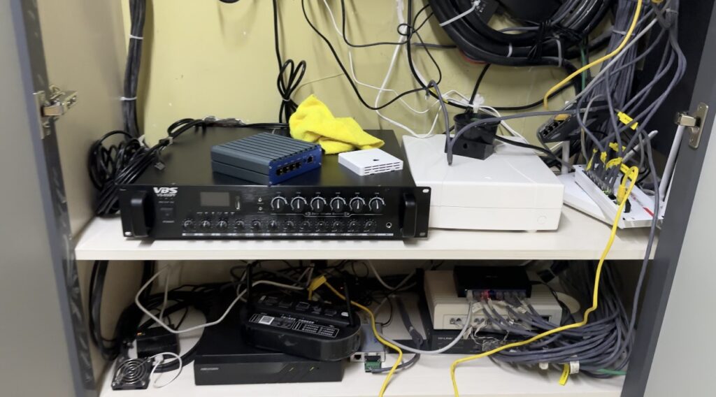 弱电箱网络设备